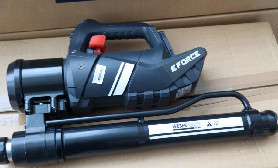 Governador entrega R$ 52 milhões em veículos e equipamentos à Defesa Civil