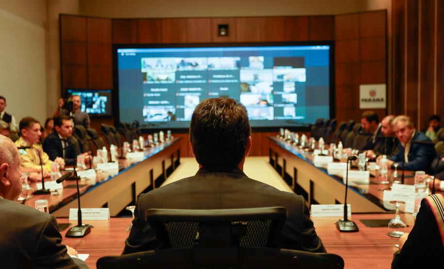 Governador anuncia R$ 30 milhões para recuperação de estradas rurais