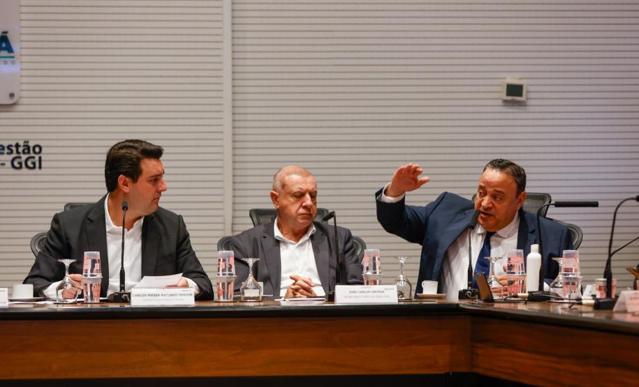 Governador anuncia R$ 30 milhões para recuperação de estradas rurais
