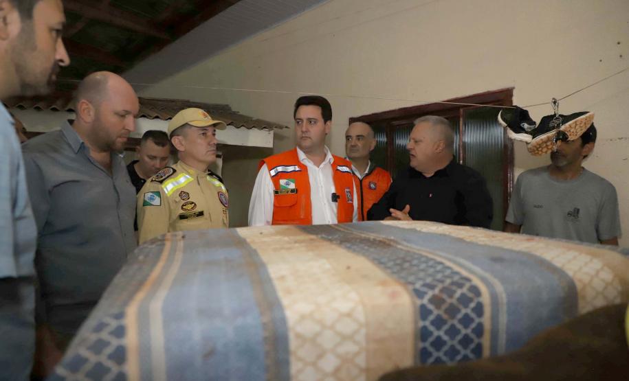 Governador acompanha atendimento à população de Dois Vizinhos e reforça apoio a municípios