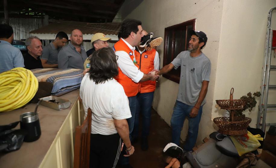 Governador acompanha atendimento à população de Dois Vizinhos e reforça apoio a municípios