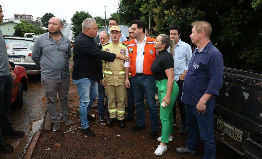 Governador acompanha atendimento à população de Dois Vizinhos e reforça apoio a municípios