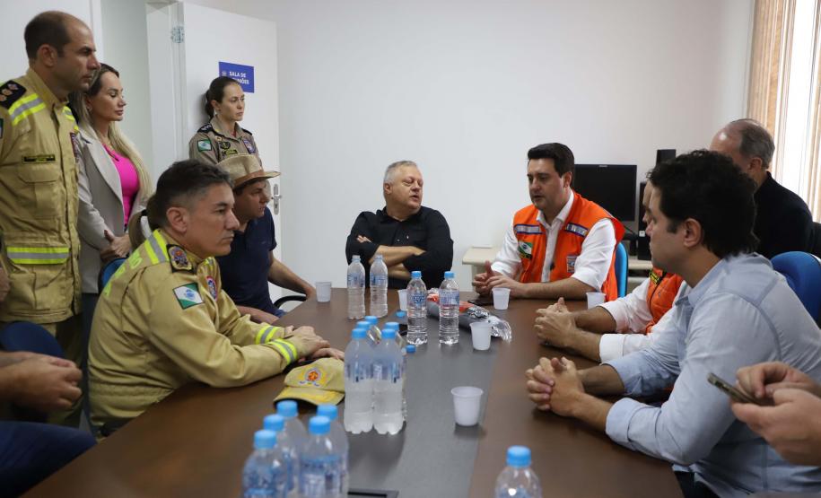 Governador acompanha atendimento à população de Dois Vizinhos e reforça apoio a municípios