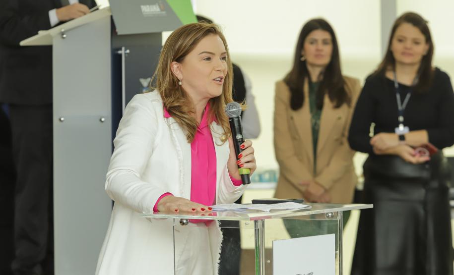 Ratinho Junior sanciona lei da gratuidade das passagens e anuncia programas aos idosos