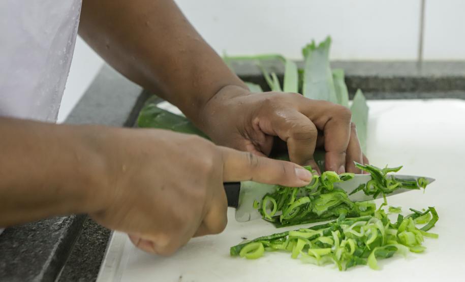 Merenda escolar: rede estadual serve três refeições por dia e produtos da agricultura familiar