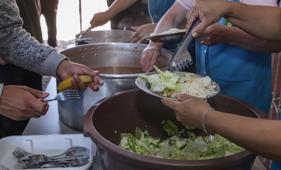 Merenda escolar: rede estadual serve três refeições por dia e produtos da agricultura familiar