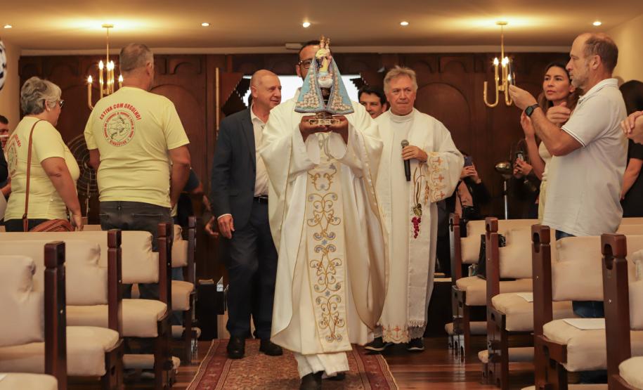 Palácio Iguaçu recebe imagem peregrina de Nossa Senhora do Rocio, Padroeira do Paraná