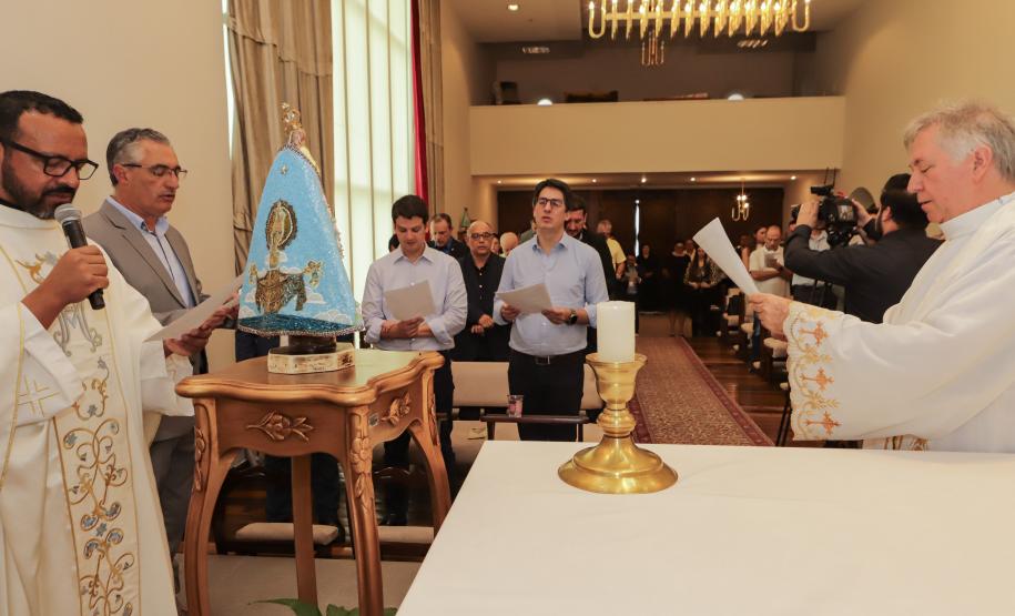 Palácio Iguaçu recebe imagem peregrina de Nossa Senhora do Rocio, Padroeira do Paraná