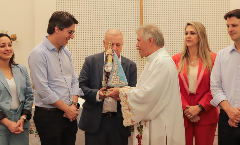 Palácio Iguaçu recebe imagem peregrina de Nossa Senhora do Rocio, Padroeira do Paraná
