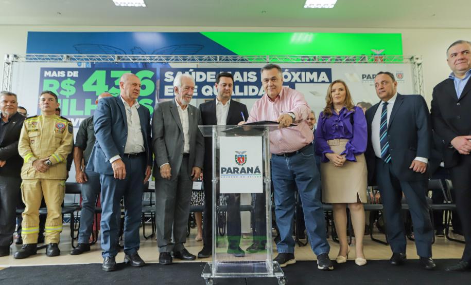 Governador libera mais R$ 403 milhões para a saúde e entrega novos carros e ambulâncias