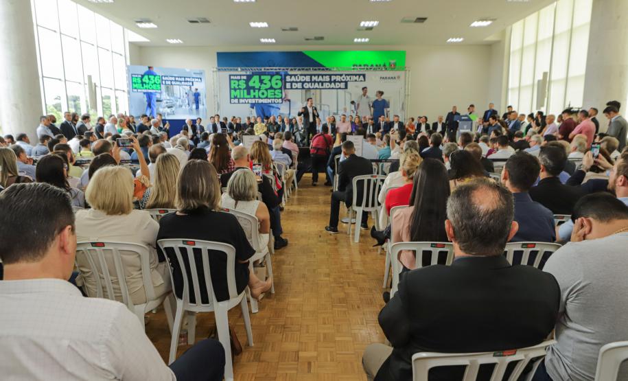 Governador libera mais R$ 403 milhões para a saúde e entrega novos carros e ambulâncias