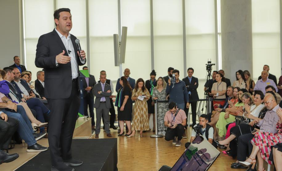 Governador libera mais R$ 403 milhões para a saúde e entrega novos carros e ambulâncias