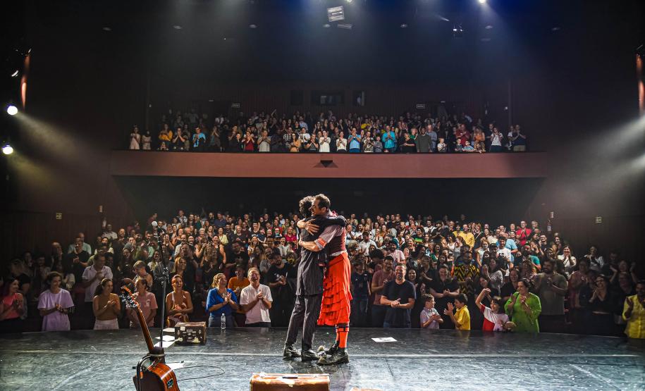 Servidores estaduais terão noite especial no Guaíra com o espetáculo gratuito