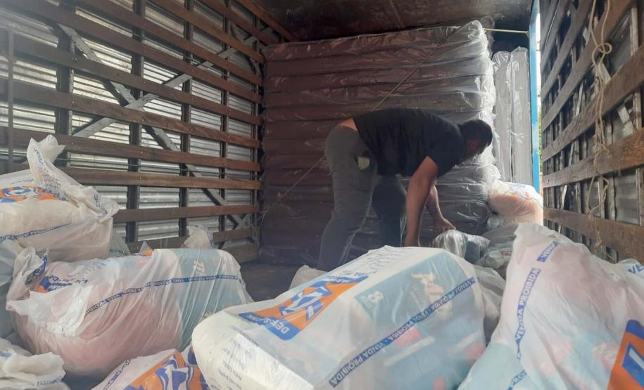 A Defesa Civil do Paraná divulgou um balanço neste domingo (08) que aponta 40 municípios afetados pelos eventos meteorológicos que atingem o estado desde o ultimo diz 03. A estimativa é que mais de 13 mil pessoas tenham sido afetadas pelo mau tempo