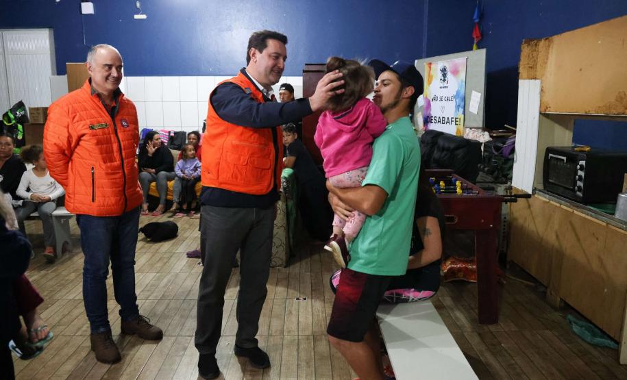 Governador visita São Mateus do Sul, uma das cidades mais afetadas pelas chuvas