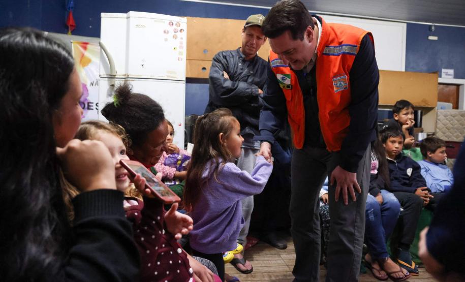 Governador visita São Mateus do Sul, uma das cidades mais afetadas pelas chuvas