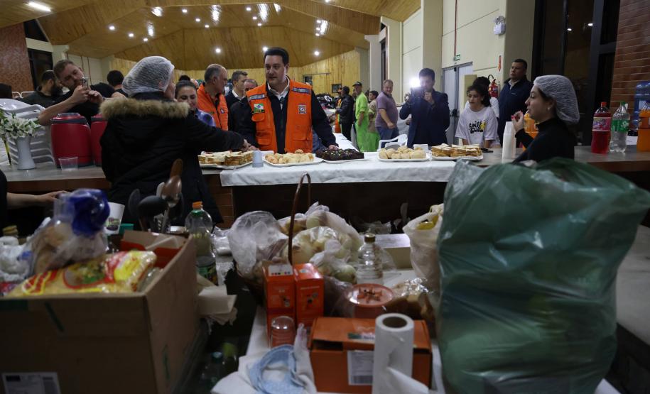 Governador visita São Mateus do Sul, uma das cidades mais afetadas pelas chuvas