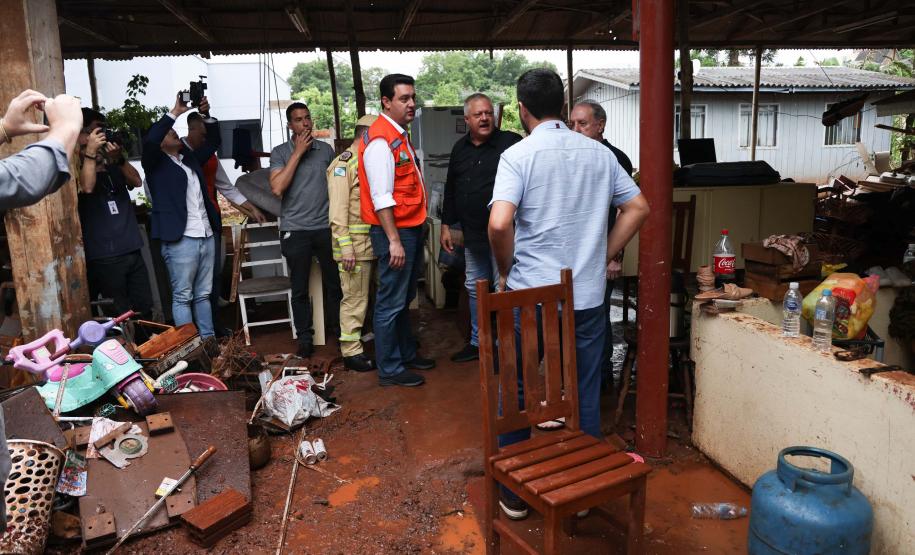 Governador acompanha atendimento à população de Dois Vizinhos e reforça apoio a municípios