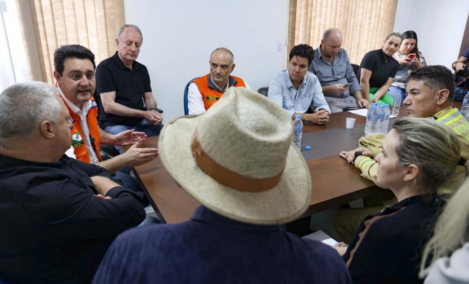 Governador acompanha atendimento à população de Dois Vizinhos e reforça apoio a municípios