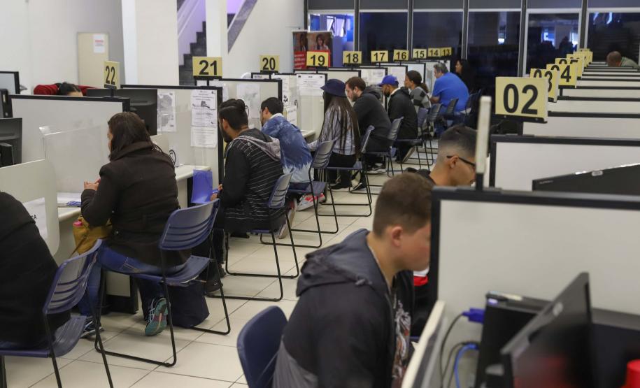 Agências do Trabalhador iniciam a semana com a oferta de 16.487 vagas, maior número do ano