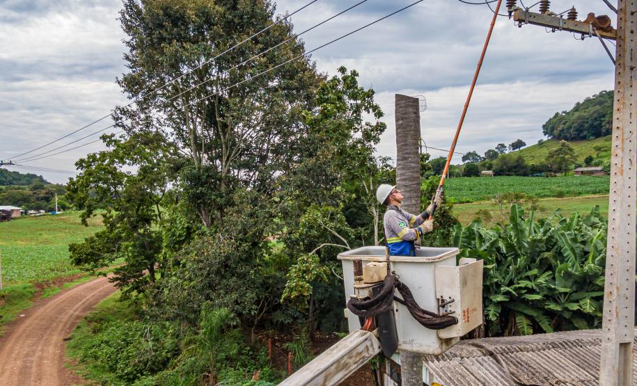 Com 14,5 mil km de redes, Paraná Trifásico chega a 87% dos municípios do Estado