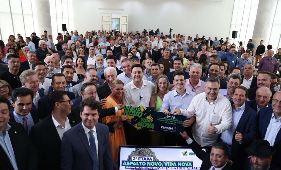 Governador anuncia R$ 132 milhões para nova fase do Asfalto Novo, Vida Nova