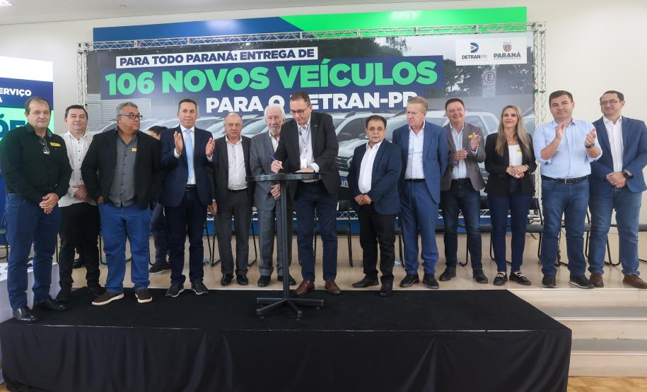 Estado entrega 106 veículos e equipamentos para reforçar atendimentos do Detran-PR