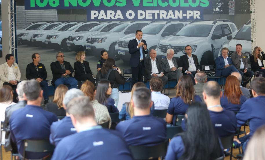 Estado entrega 106 veículos e equipamentos para reforçar atendimentos do Detran-PR
