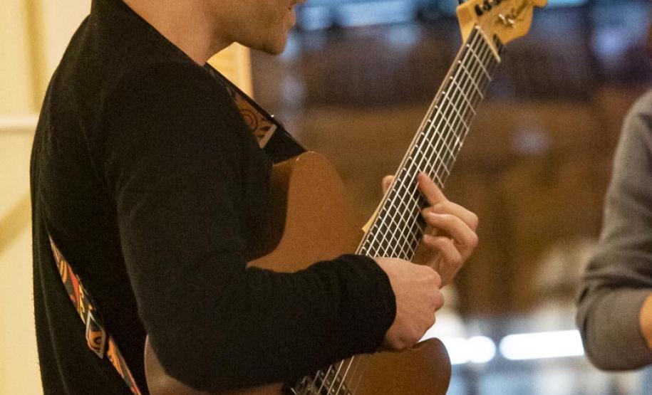 Saideira da Orquestra, "Ilíada", Fagundes e arte portuguesa são destaques da agenda cultural