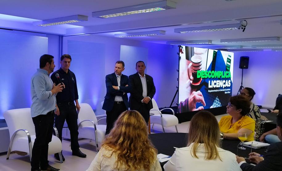 Estado e Sebrae-PR orientam prefeituras da região Norte sobre Decreto de Baixo Risco