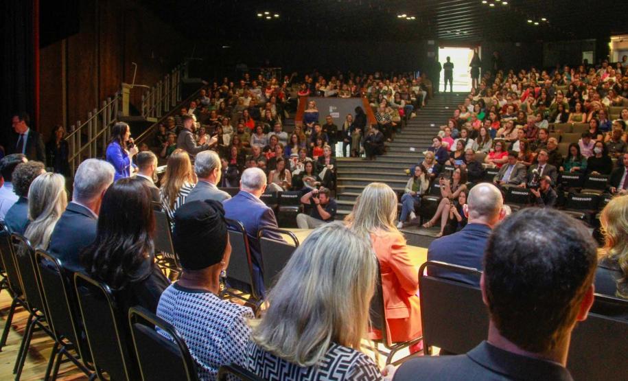 Congresso da CGE reúne 800 pessoas em Curitiba e reforça combate à corrupção