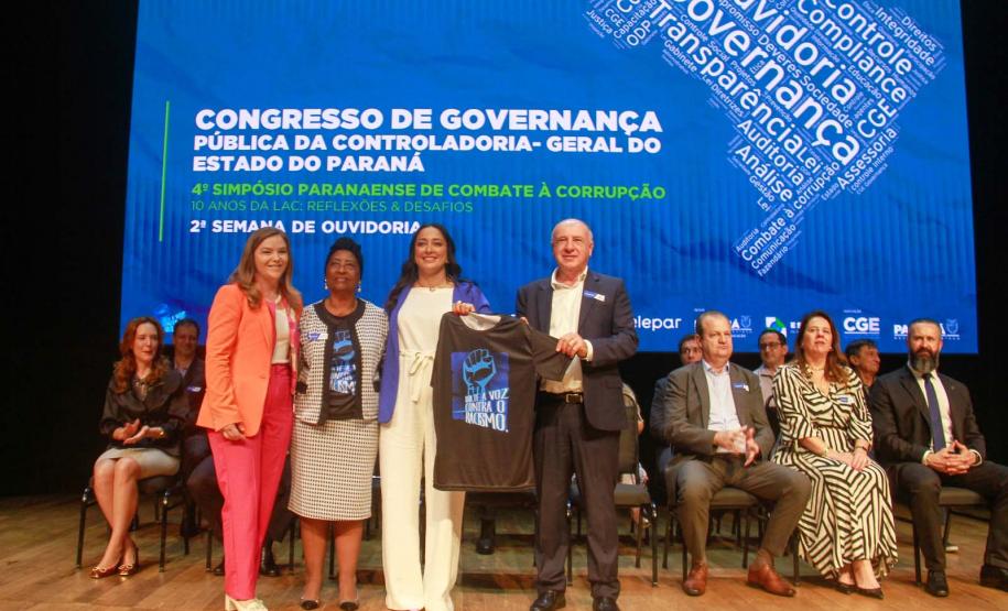 Congresso da CGE reúne 800 pessoas em Curitiba e reforça combate à corrupção