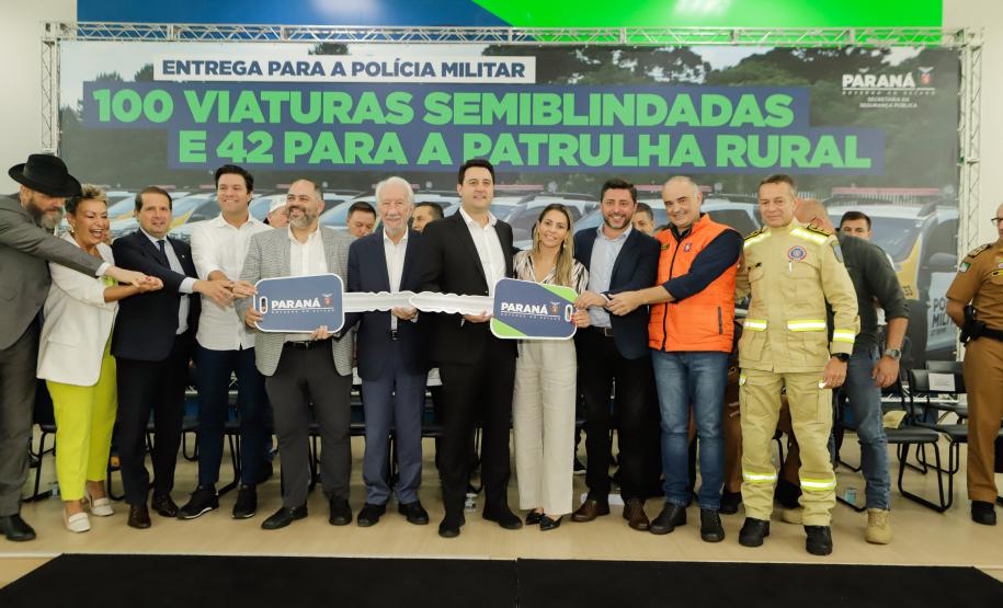 Governador entrega 142 novas viaturas para a Polícia Militar e caminhões para Defesa Civil