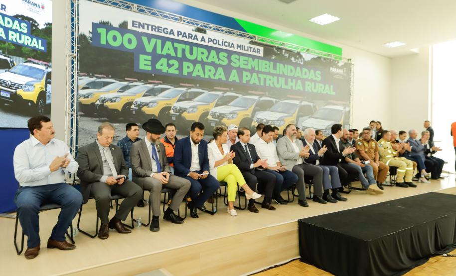 Governador entrega 142 novas viaturas para a Polícia Militar e caminhões para Defesa Civil
