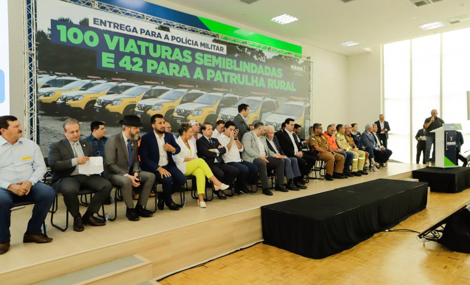 Governador entrega 142 novas viaturas para a Polícia Militar e caminhões para Defesa Civil