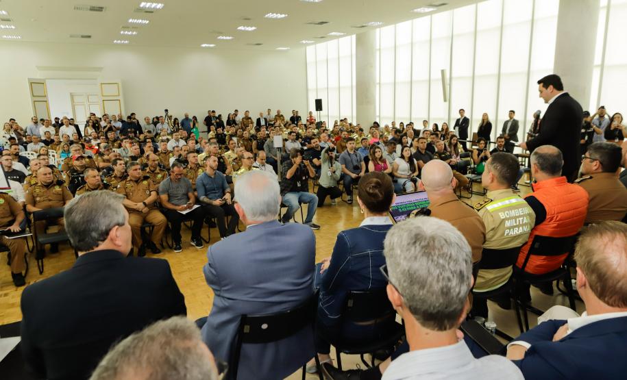 Governador entrega 142 novas viaturas para a Polícia Militar e caminhões para Defesa Civil