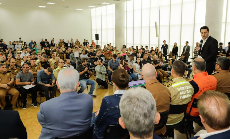 Governador entrega 142 novas viaturas para a Polícia Militar e caminhões para Defesa Civil