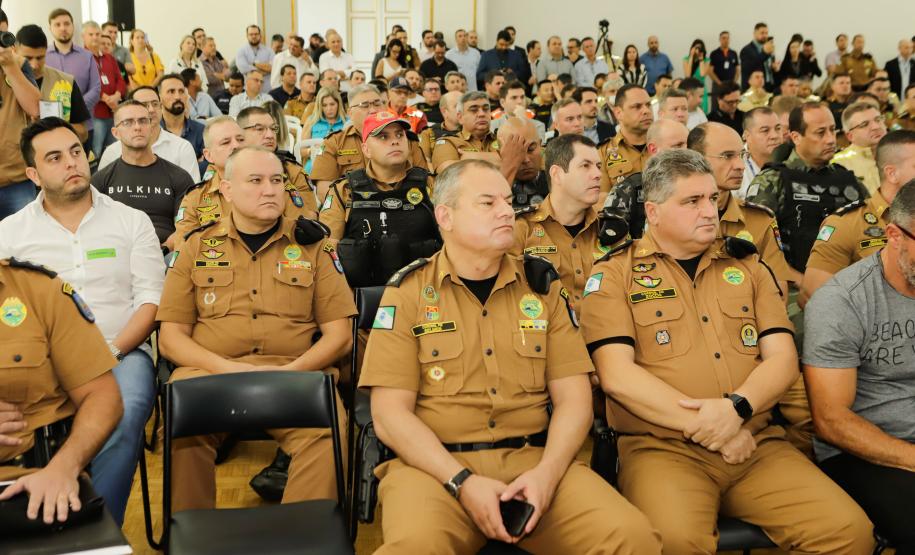 Governador entrega 142 novas viaturas para a Polícia Militar e caminhões para Defesa Civil