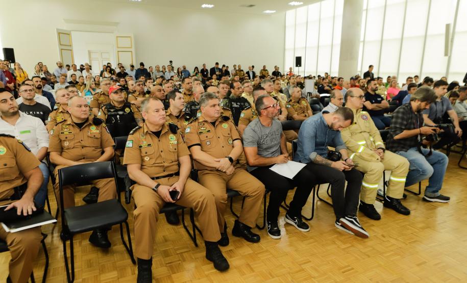 Governador entrega 142 novas viaturas para a Polícia Militar e caminhões para Defesa Civil