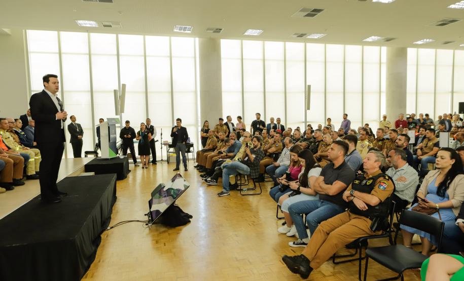 Governador entrega 142 novas viaturas para a Polícia Militar e caminhões para Defesa Civil