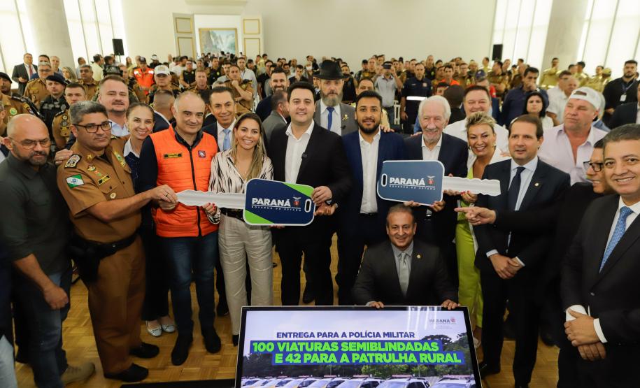 Governador entrega 142 novas viaturas para a Polícia Militar e caminhões para Defesa Civil