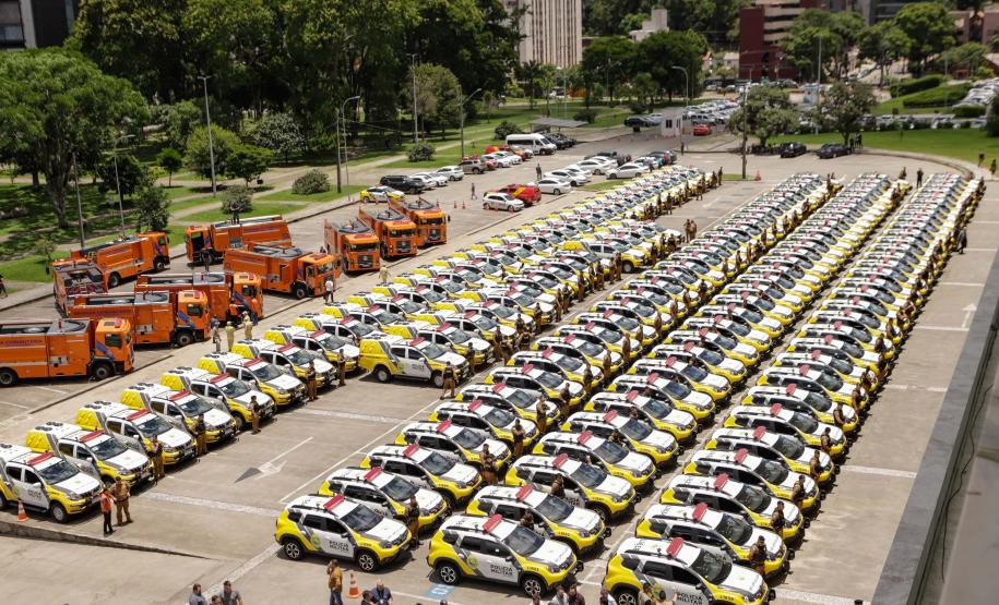 Governador entrega 142 novas viaturas para a Polícia Militar e caminhões para Defesa Civil