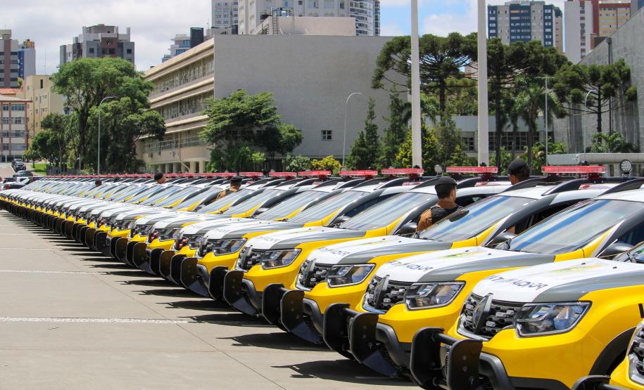 Governador entrega 142 novas viaturas para a Polícia Militar e caminhões para Defesa Civil