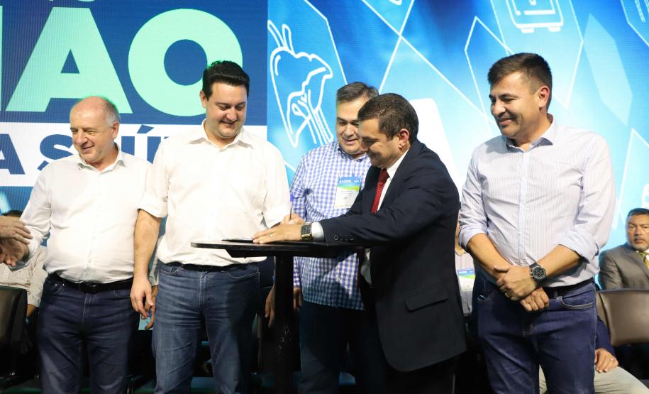 Governador anuncia R$ 1 bilhão para fortalecer a saúde no Paraná