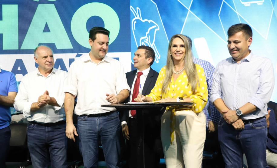 Governador anuncia R$ 1 bilhão para fortalecer a saúde no Paraná