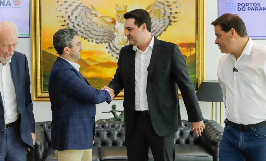 Portos paranaenses quebram recorde histórico com 60 milhões de toneladas em 2023