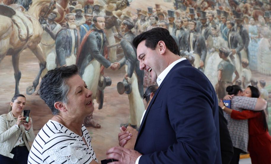 Governador sanciona lei que moderniza carreira dos funcionários da educação básica