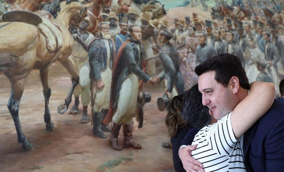 Com ganhos salariais, Governo propõe valorização para os funcionários da educação básica