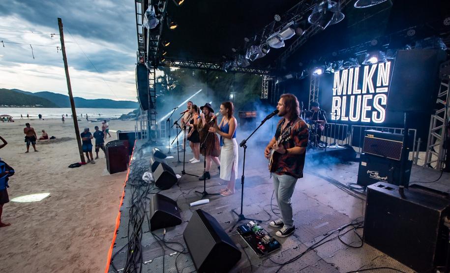 Palcos Sunset: artistas paranaenses seguem agitando os fins de tarde no Litoral