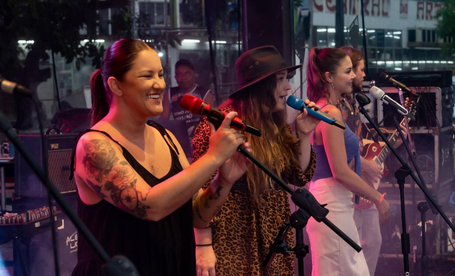 Palcos Sunset: artistas paranaenses seguem agitando os fins de tarde no Litoral